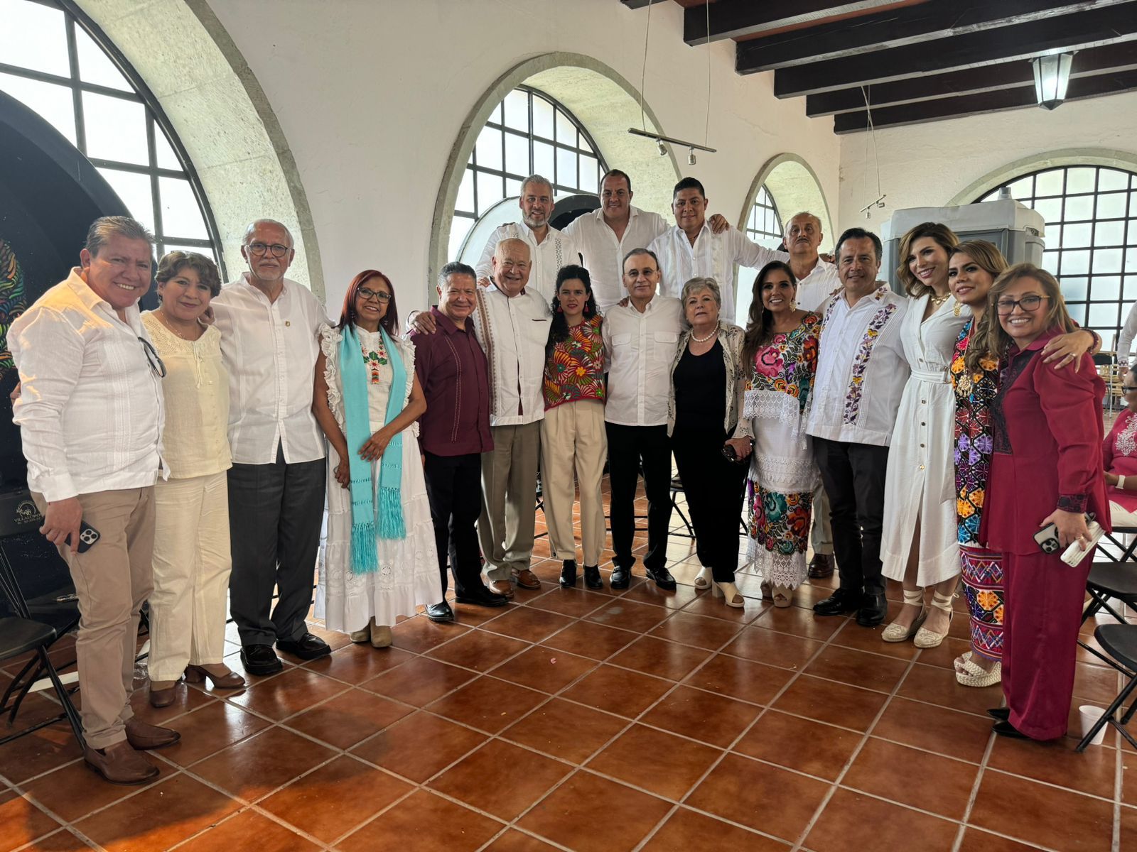 Gobernadora de Tlaxcala presente en conmemoración de 218 aniversario del natalicio de Benito Juárez